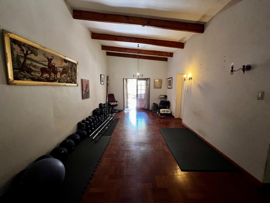 7 Bedroom Property for Sale in Sir Lowrys Pass Village Western Cape